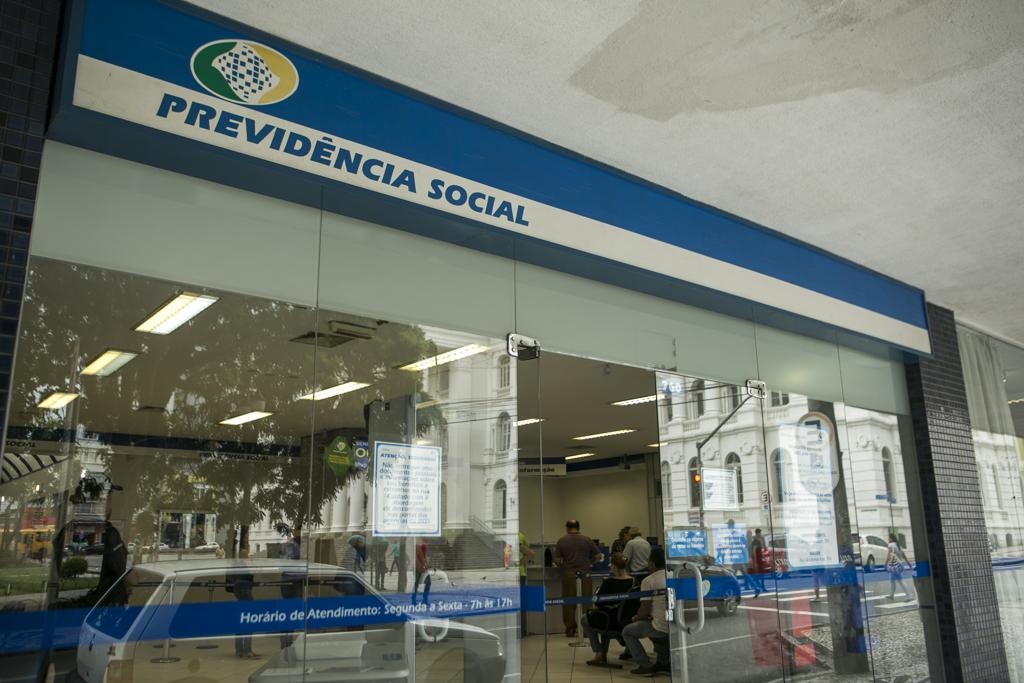Governo quer implantar idade mínima de 65 para homens e mulheres terem acesso à aposentadoria | Marcelo Andrade/Gazeta do Povo