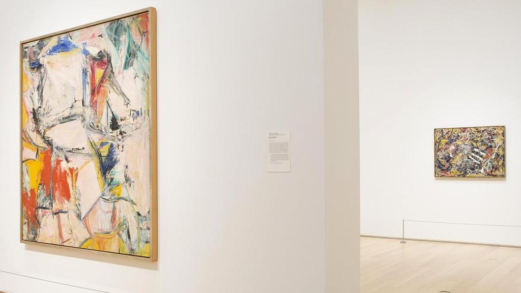 “Interchange” de Willem de Kooning, e “Number 17A”, de Pollock (ao fundo), em exposição no Instituto de Arte de Chicago: compra entrou para a lista das mais caras do mundo da arte. | Art Institute of Chicago/Divulgação