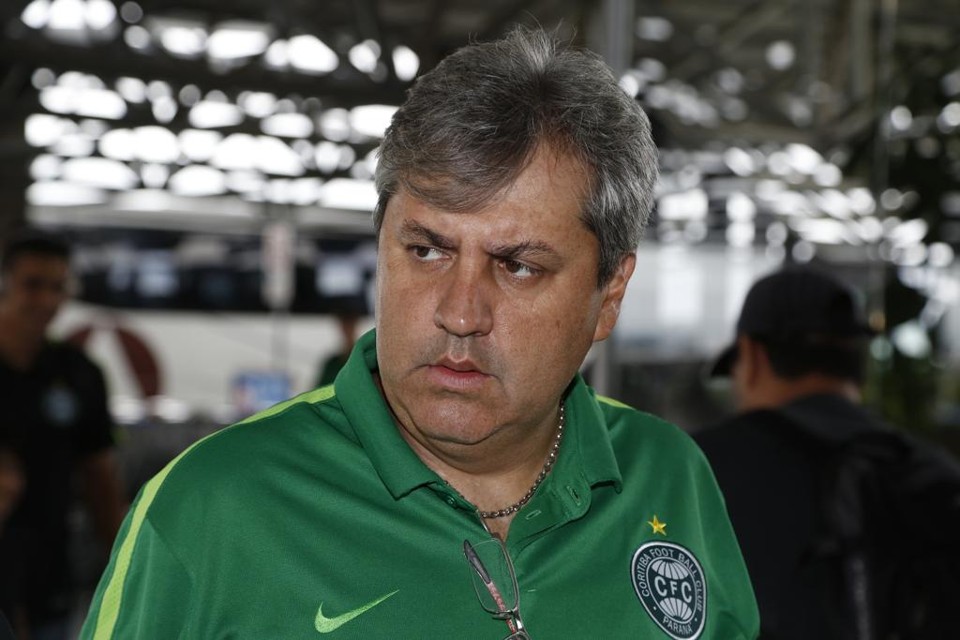 Gilson Kleina não contou com Kléber diante do Rio Branco. | Henry Milleo/Gazeta