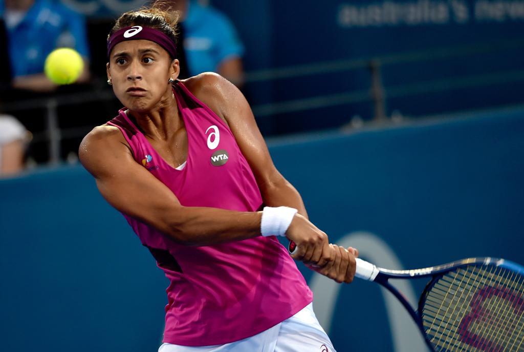 Teliana Pereira foi derrotada pela croata croata Petra Martic. | Saeed Khan/AFP