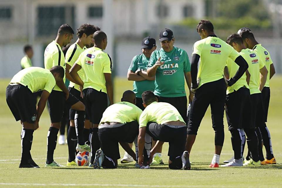 Para Gilson Kleina, Londrina será um bom teste para o Coxa. | Felipe Rosa/TRIBUNA DO PARANA