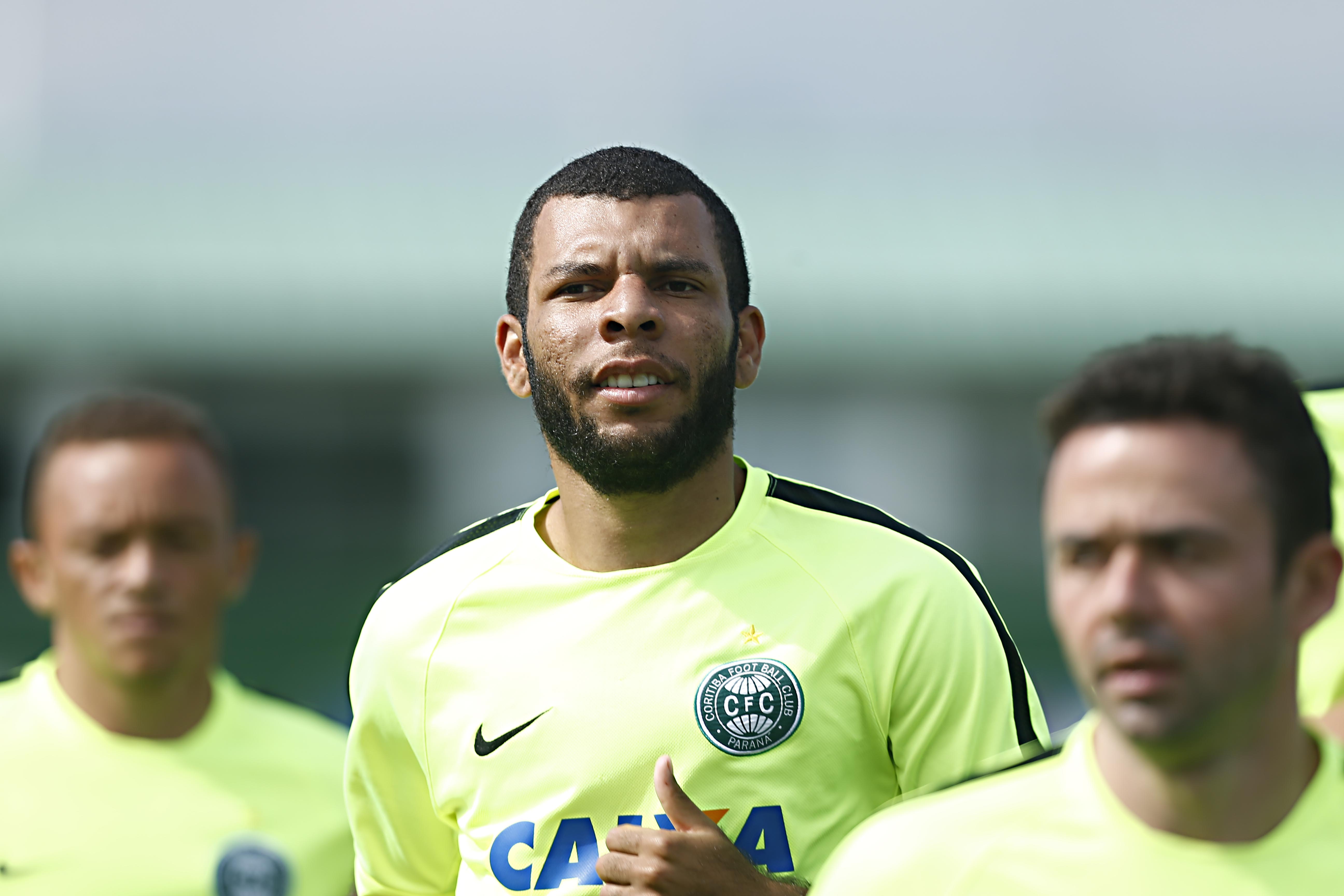 Amaral foi uma das setes contratações do Coritiba para a temporada e rapidamente ganhou o respeito no clube, | Albari Rosa/Gazeta do Povo