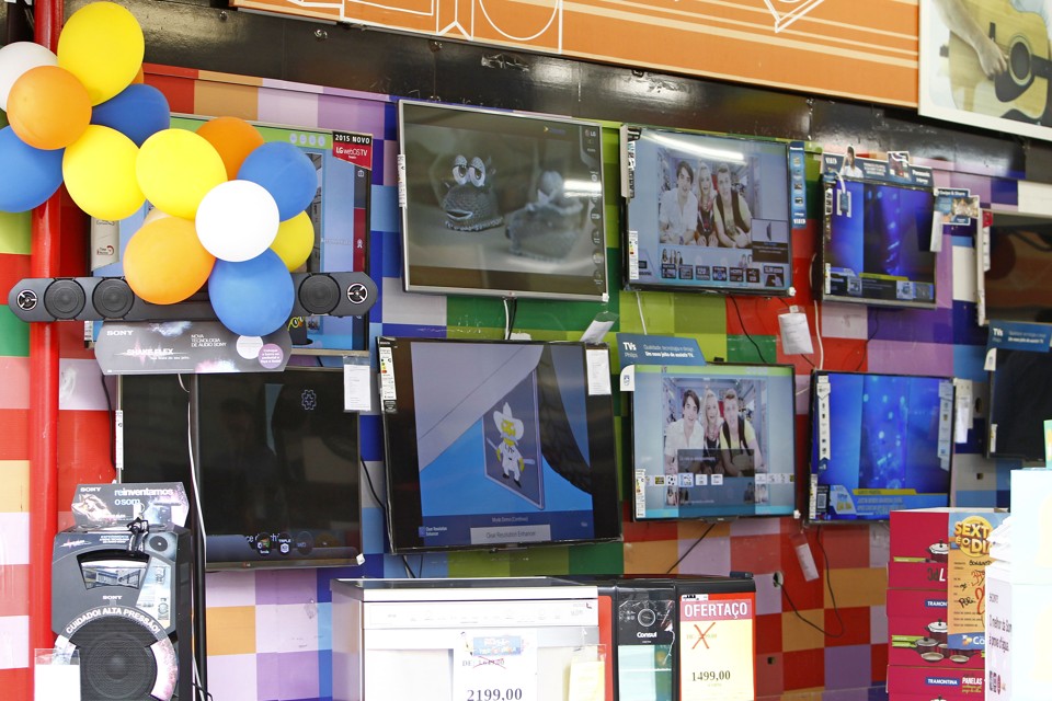 Sinal analógico de TV começa a ser desligado nesta terça (16) no país