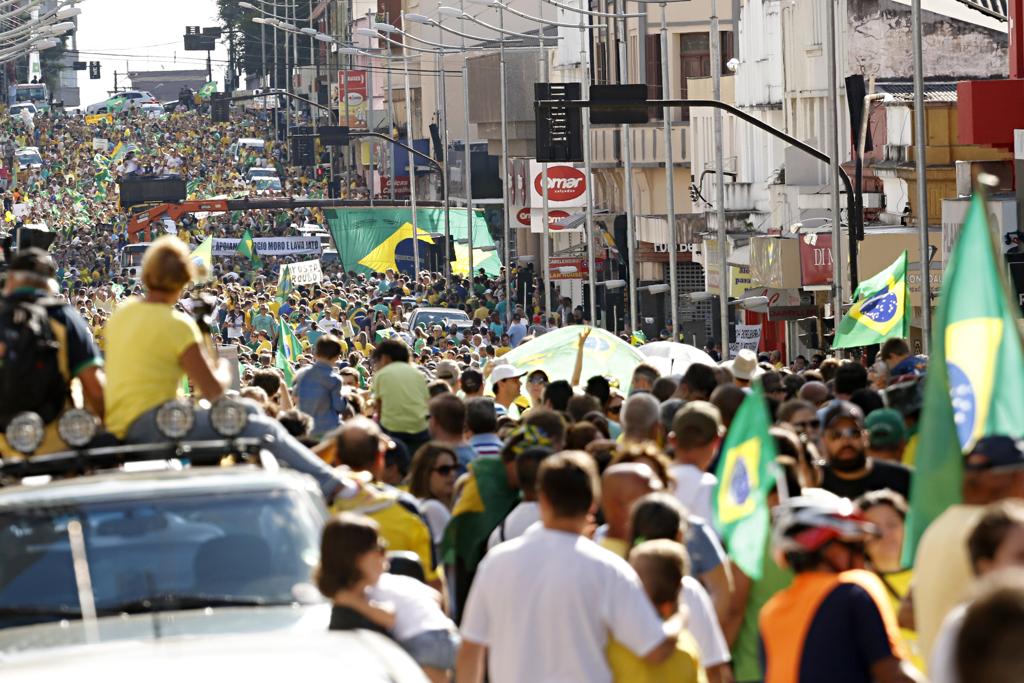 Ponta Grossa registrou o quarto maior ato do estado, com 20 mil pessoas. | Josue Teixeira/Gazeta do Povo