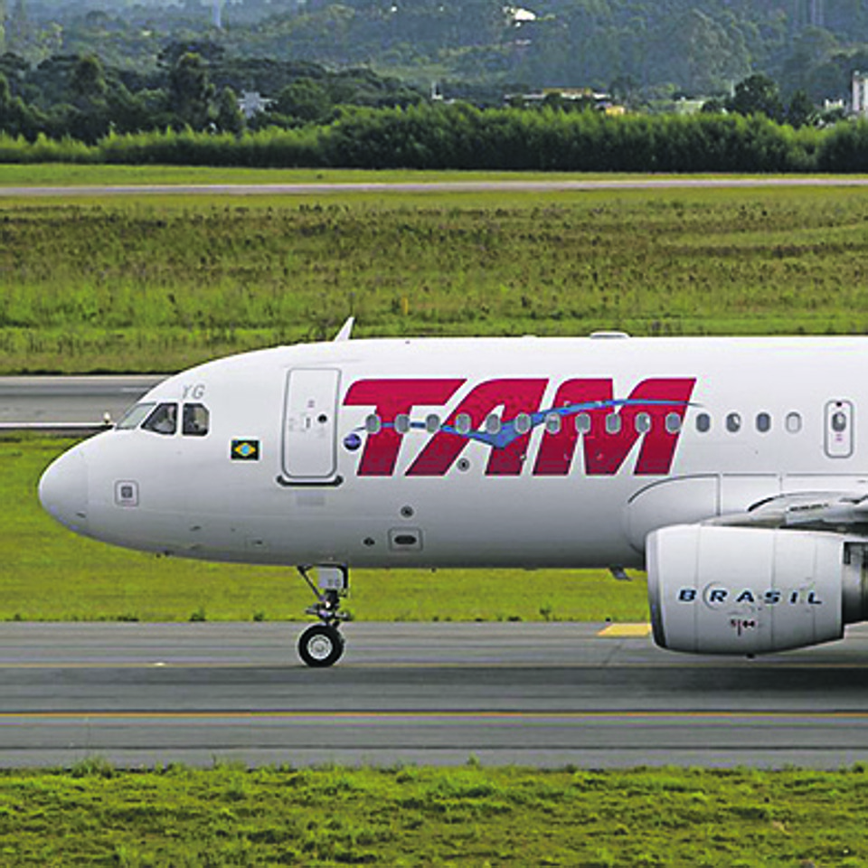 Despesa com devolução de aeronaves e perda cambial pesaram para o prejuízo da Latam no 4º trimestre de 2015. | Antônio More/Gazeta do Povo
