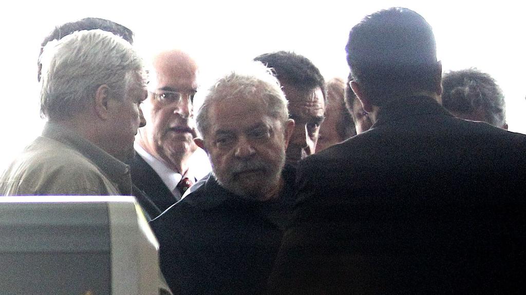 Ex-presidente Lula foi conduzido coercitivamente à Polícia Federal para prestar depoimento nesta sexta (4) | Márcio Fernandes/Estadão Conteúdo