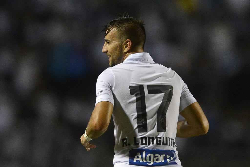 Rafael Longuine teve a missão de substituir o suspenso Lucas Lima e marcou o gol da magra vitória do Santos no Pacaembu. | Mauro Horita/Santos FC
