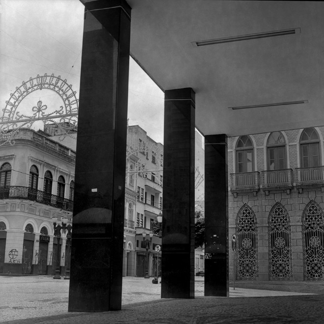 Um pouco de sombra na Rua XV. | 