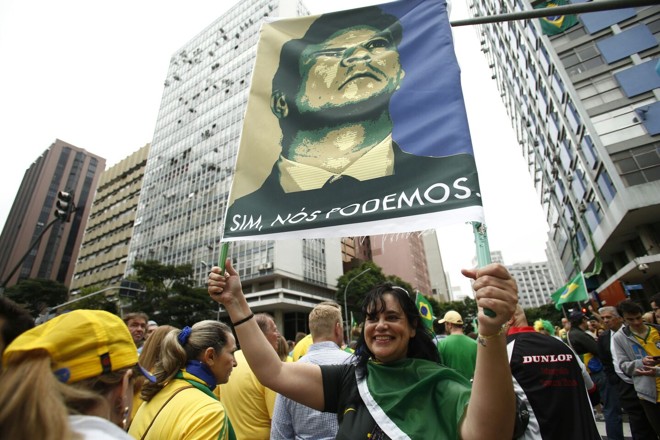 Até o slogan da campanha presidencial de Barack Obama foi adaptado à realidade brasileira | Marcelo Andrade/Gazeta do Povo