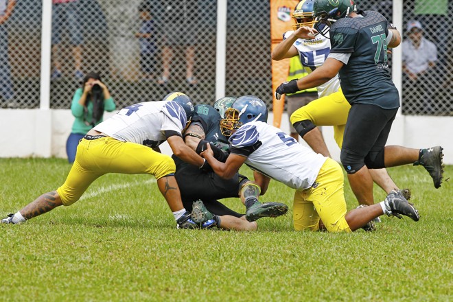 Jogo do Guardians Saints X Coritiba Crocodiles no campo do Imperial Futebol Clube | Antônio More/Gazeta do Povo