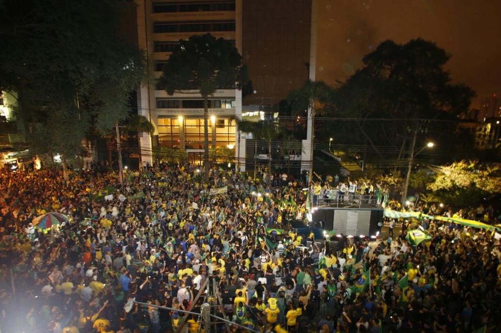 Principal local de manifestação foi a sede da Justiça Federal. | Átila Alberti/Gazeta do Povo
