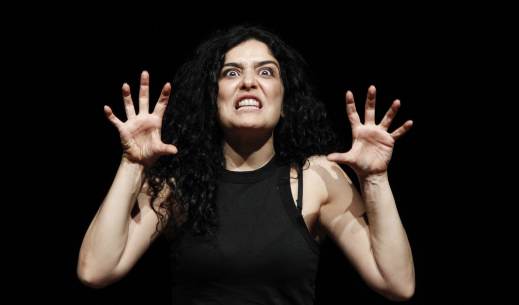 Letícia Sabatella faz o canto 20 da “Ilíada” em Curitiba.