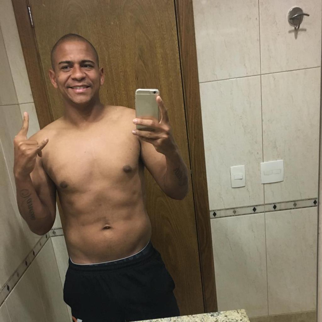 O atacante Walter já admitiu perdido mais de 10 kg para a temporada 2016, mas ainda não empolgou em campo. | Instagram/Reprodução