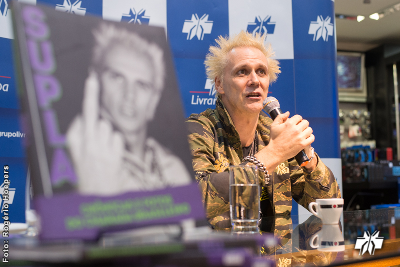 Supla lançou em Curitiba seu livro “”Crônicas e Fotos do Charada Brasileiro” | Divulgação/