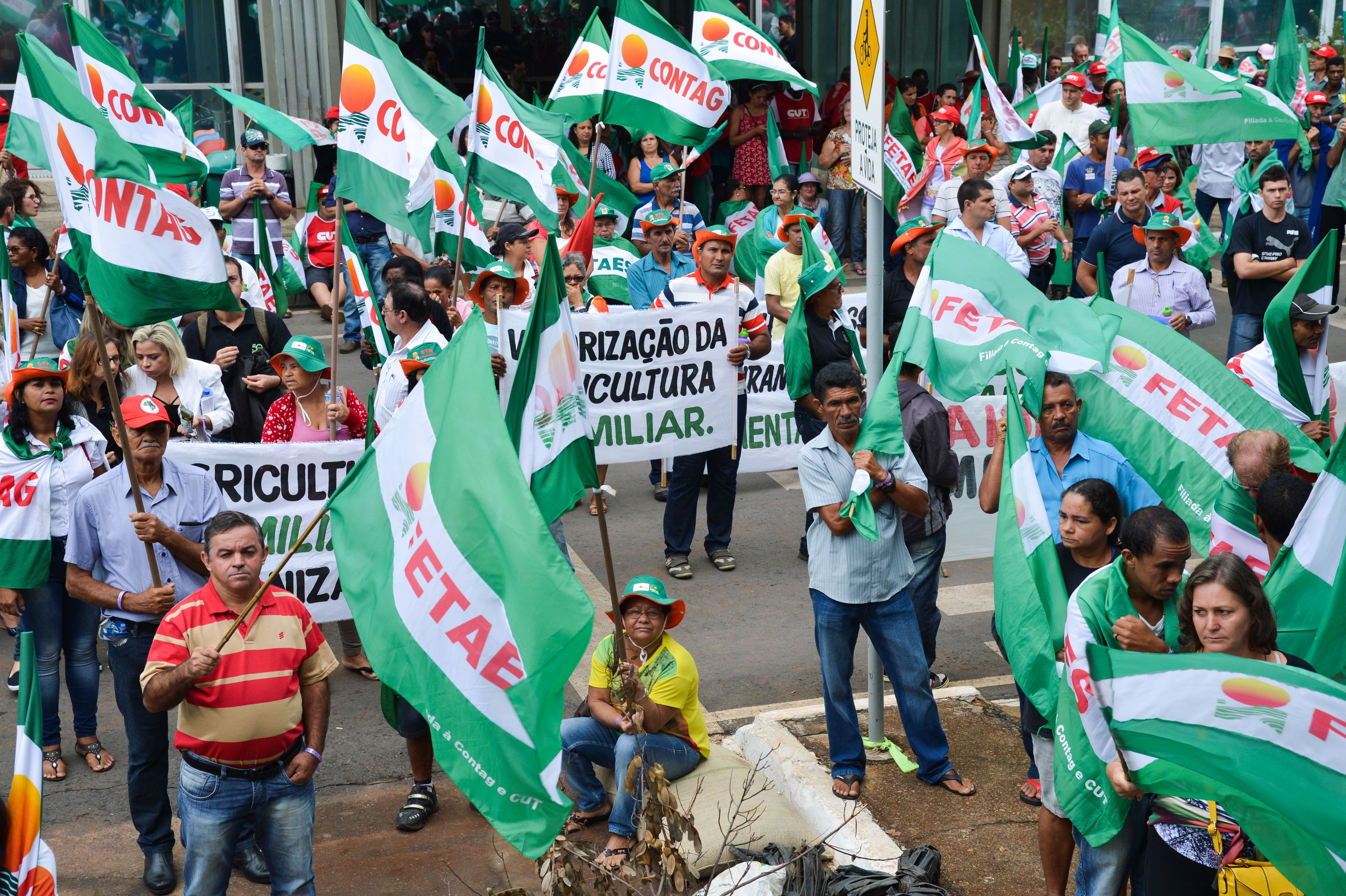 De acordo com comunicado da Contag, 700 pessoas participam da manifestação para pedir o avanço das negociações. A Polícia Militar do Distrito Federal calcula cerca de 500 pessoas. | /Agência Brasil