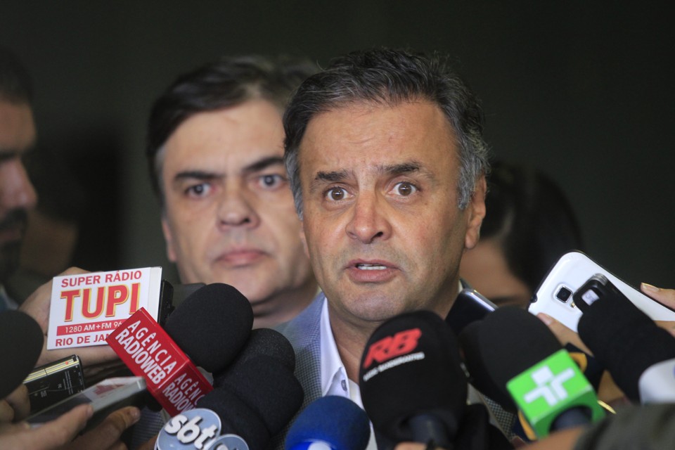 Aécio, na época, era governador de Minas. E mantinha boas relações com Lula. | Beto Barata/Agência Senado