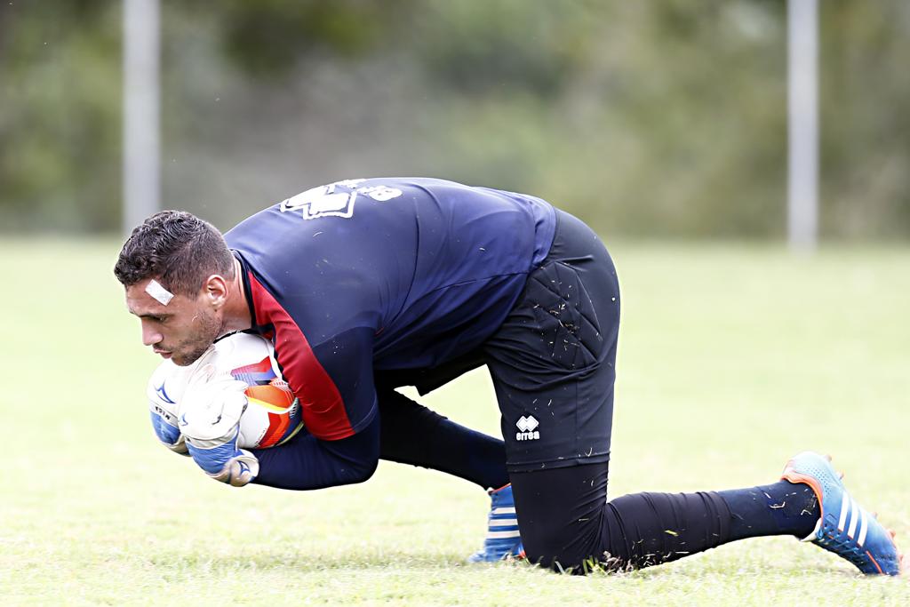 O goleiro Wendell, de 24 anos, volta a ganhar uma chance no Tricolor depois de quase oito meses. | Albari Rosa/Gazeta do Povo
