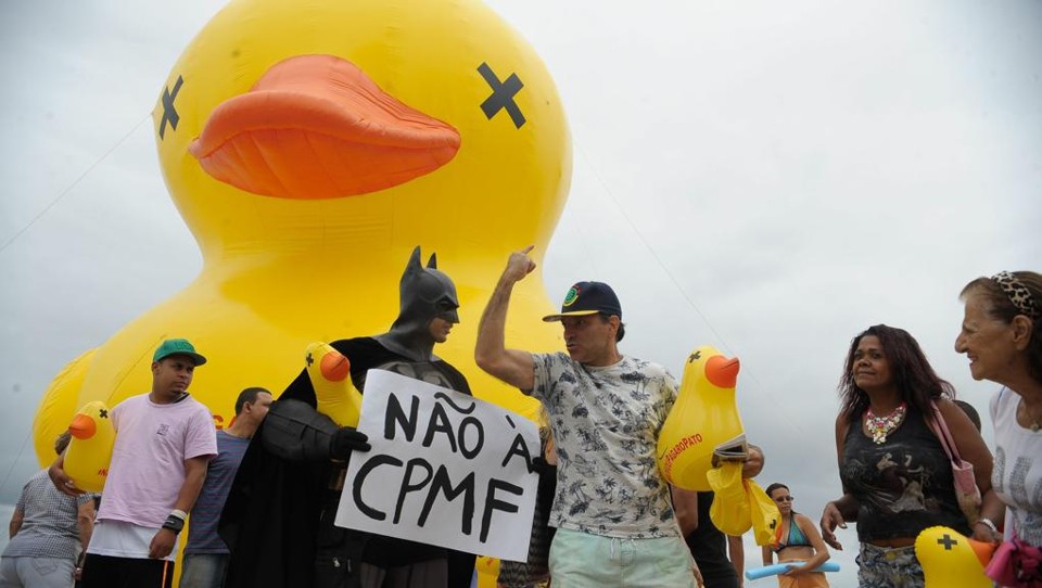 Protesto contra a CPMF em Brasília: governo já não conta com novo imposto neste ano. | Tânia Rêgo/ Agência Brasil/Fotos Públicas