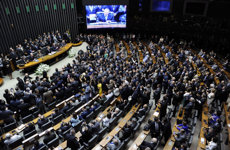 Sessão do Congresso: ao poupar a verba dos parlamentares, Planalto tenta manter sua base aliada. | Lucio Bernardo Júnior