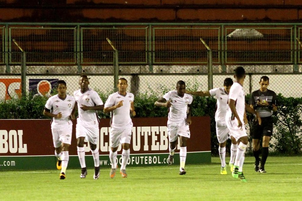 Gerson comanda a festa do Fluminense em Juiz de Fora: dois gols e a primeira colocação do Grupo A garantida. | Fernando Ribeiro/Futura Press/Folhapress