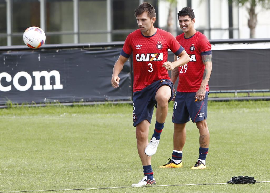 Paulo André afirma que elenco terá de ter mais atenção para cumprir as determinações de Paulo Autuori. | Aniele Nascimento/Gazeta do Povo