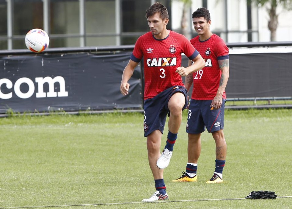 Paulo André afirma que elenco terá de ter mais atenção para cumprir as determinações de Paulo Autuori. | Aniele Nascimento/Gazeta do Povo