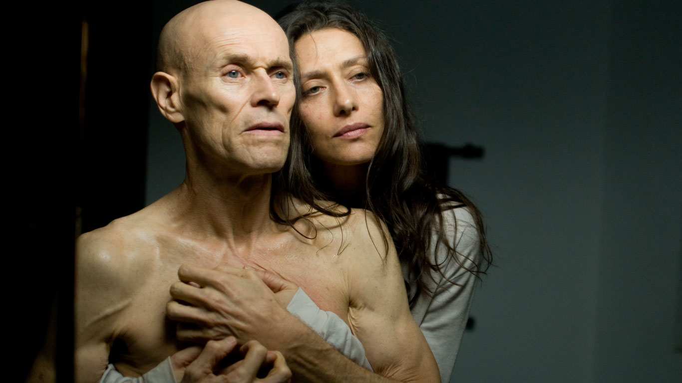 Willem Dafoe e Maria Fernanda Cândido em “Meu Amigo Hindu”. | Divulgação