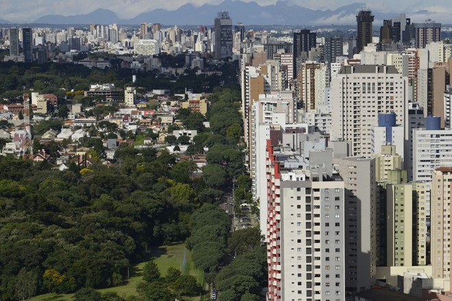 A cidade e o Parque Barigüi - Foto: Henry Milleo / Gazeta do Povo | 