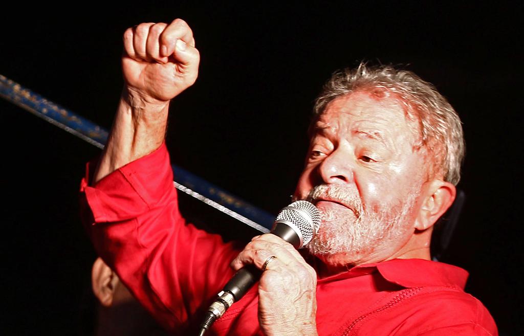 Segundo a revista, Lula pediria asilo a uma embaixada, de preferência a da Itália, depois de negociar uma espécie de salvo-conduto no Congresso. | Juca Varella/Agência Brasil