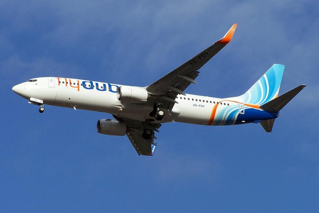 Boeing 737-800 da FlyDubai, mesmo modelo da aeronave que caiu na Rússia. | Mark Karkln/Flickr Commons