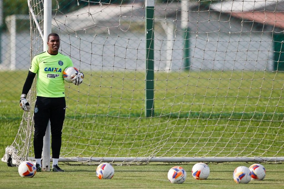 Goleiro Wilson desfalca o Coritiba contra o Maringá Elisson vai substuir Wilson no Coritiba diante do Maringá. | Daniel Castellano/Gazeta do Povo