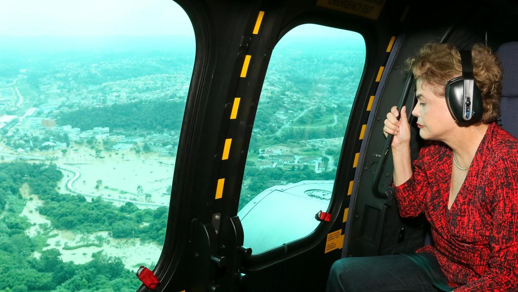 Presidente Dilma sobrevoou neste sábado áreas atingidas pelas cheias e anunciou liberação de recursos | Roberto Stuckert Filho/PR