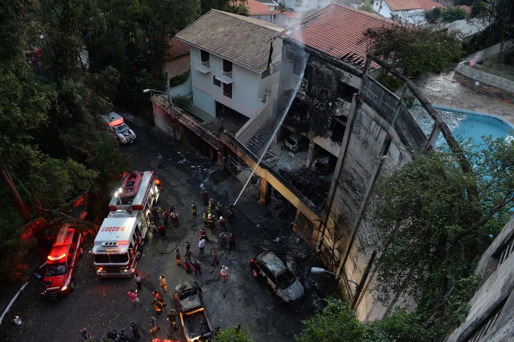 A aeronave que caiu em São Paulo no último sábado (19), em um sobrado, era do tipo experimental. | Nelson Almeida/AFP