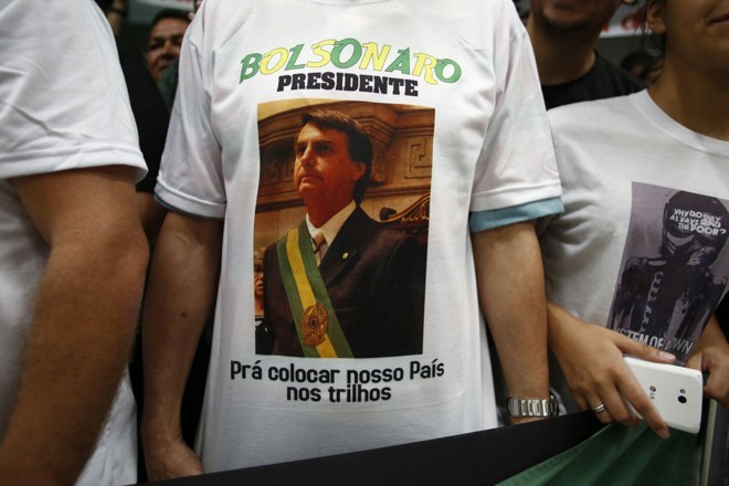 Camiseta de apoio a Bolsonaro. | Marcelo Andrade Gazeta do Povo