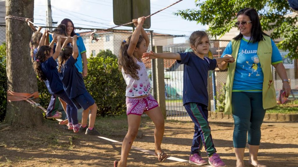 Alunos da Escola Paulo Freire, em Curitiba, começaram a usar a plataforma Muuvit em 2015 | Hugo Harada/Gazeta do Povo