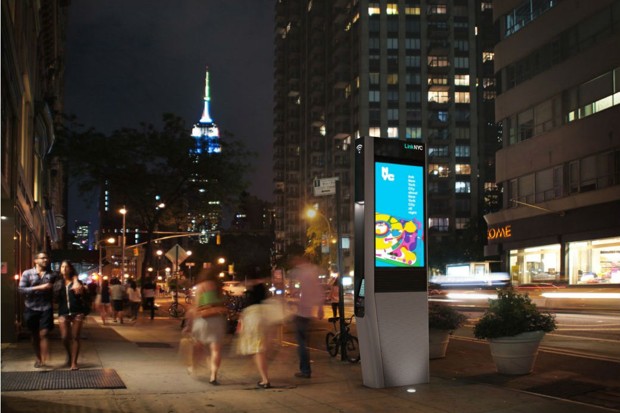 Governo dos Estados Unidos e o Sidewalk Labs, do Google, que ajudaram a financiar o projeto LinkNYC (foto), se juntaram para acabar com os congestionamentos. Resposta é um novo software. | LinkNYC/Reprodução