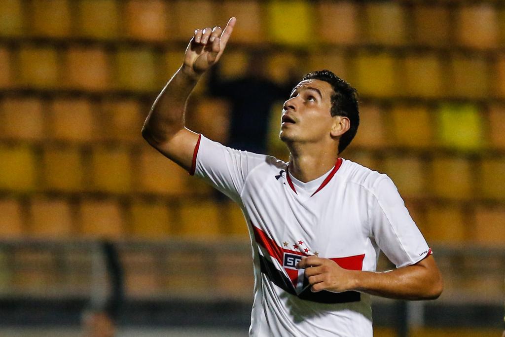O meia Paulo Henrique Ganso comemora o segundo gol do São Paulo contra o Mogi Mirim. | Ale Vianna/Eleven/Folhapress