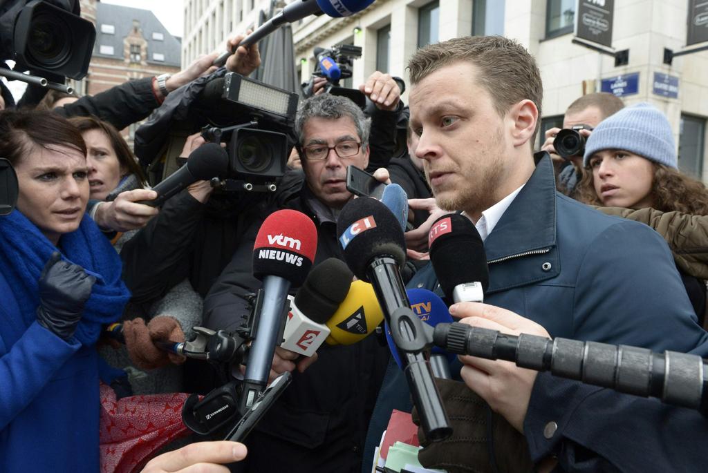 Um dos advogados de Salah Abdeslam em entrevista à imprensa nesta quinta (31) | JOHN THYS/AFP