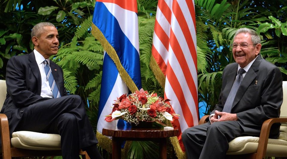 Barack Obma e Raúl Castro em encontro histórico | Nicholas Kamm/AFP