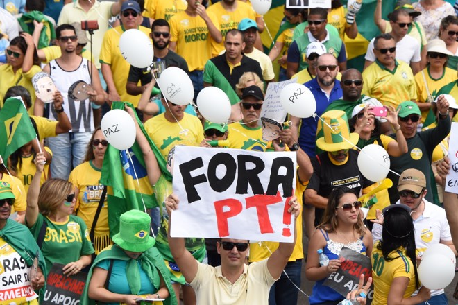 Os protestos contra corrupção e pelo impeachment a presidente Dilma Rousseff esperam reunir centenas de milhares de pessoas em todo o país. | EVARISTO SA/AFP