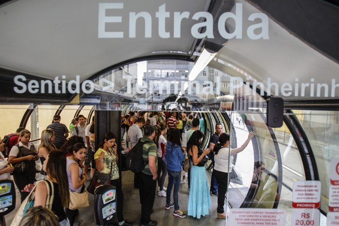 Segundo dados da NTU, Curitiba se destaca como a que teve a pior queda de passageiros no transporte coletivo entre as 13 pesquisadas. | Daniel Castellano/Gazeta do Povo