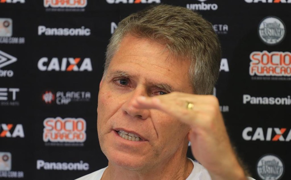 O técnico Paulo Autuori admite trabalhar em conjunto com as categorias de base do Atlético e se diz avesso a “clichês do futebol”. | Ivonaldo Alexandre/Gazeta do Povo