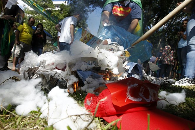 O movimento também manifestou apoio ao Juiz Sérgio Moro. | Jonathan Campos/Gazeta do Povo