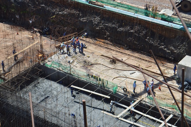 Cerca de 800 profissionais já trabalham no canteiro de obras da hidrelétrica. | Luiz Carlos da Cruz/Gazeta do Povo