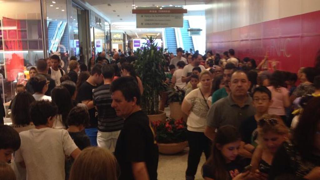 Foram mais de duas horas de espera para ver Bibi Tatoo. | Yuna Yamazaki
/Arquivo Pessoal