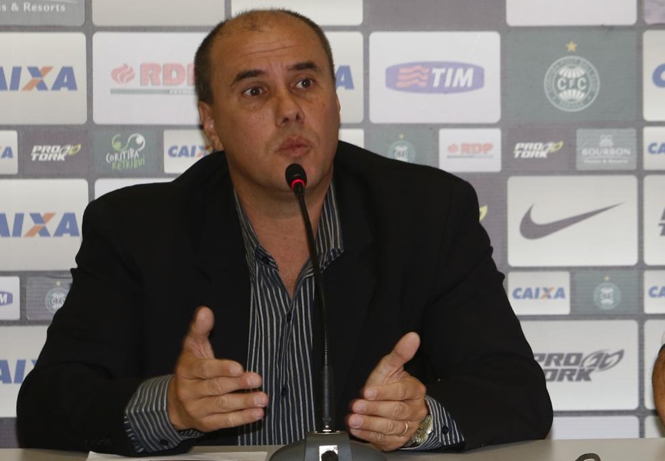Diretor executivo do Coxa, Mauricio Andrade fiz que a crise econômica do país atrapalha o plano de sócios do clube. | Aniele Nascimento/Gazeta do Povo