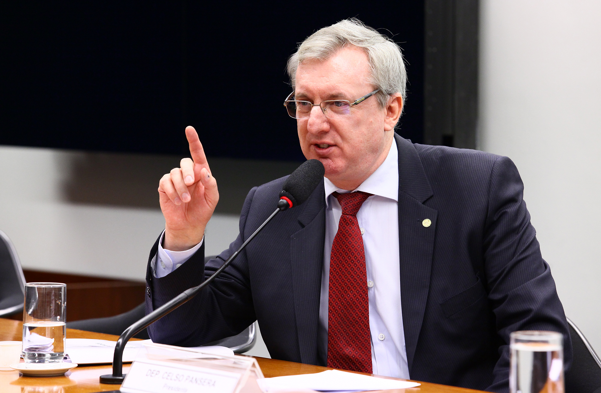 Celso Pansera, ministro do PMDB: “Eu pergunto: e os mais de 1.000 cargos que o PMDB exerce no governo hoje? Como é que farão? Irão esvaziar também?” | Antonio Augusto/Câmara dos Deputados