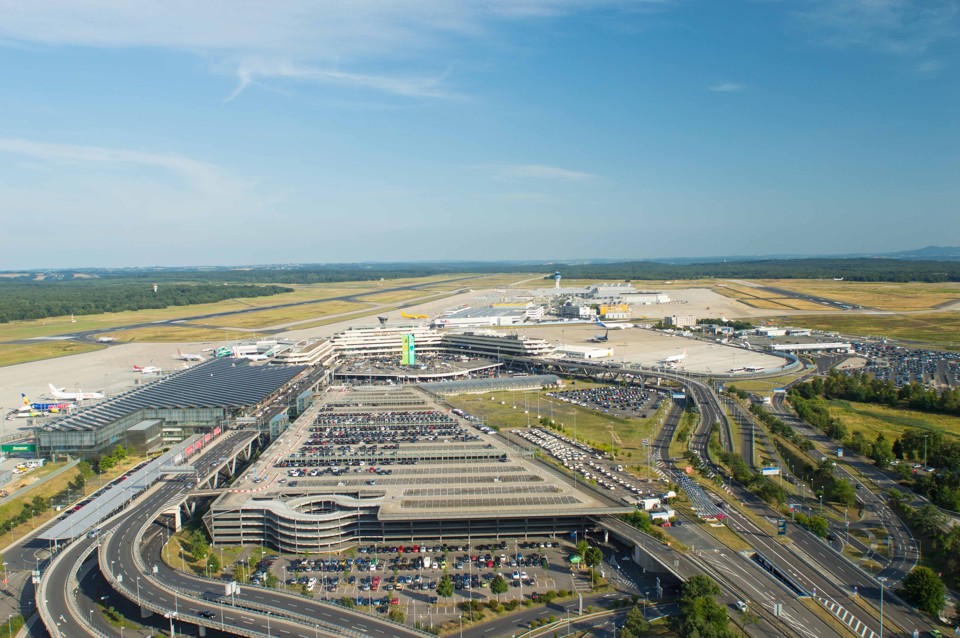 Aeroporto Konrad Adenauer, que atende às cidades de Colônia e Bonn, a 580 km a oeste de Berlim | Divulgação/Aeroporto Konrad Adenauer