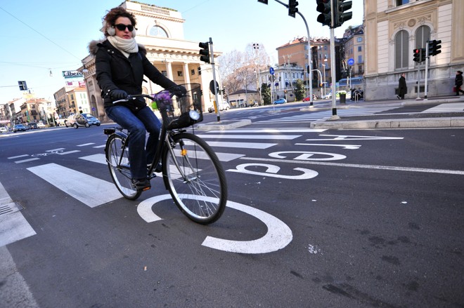 Pagar os ciclistas é a proposta de Milão para entrar no “Plano Bici”, anunciado pelo governo italiano, que liberou 35 milhões de euros para ciclomobilidade em todo o país. | Giuseppe Cacace/AFP