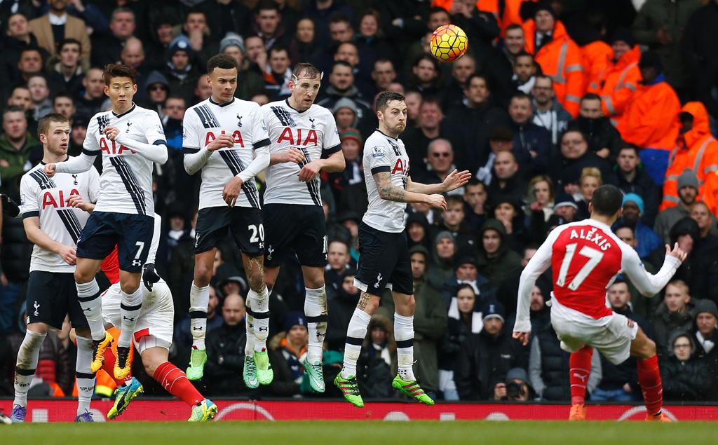 Alexis Sánchez marcou o gol de empate do Arsenal. | IKIMAGES/AFP
